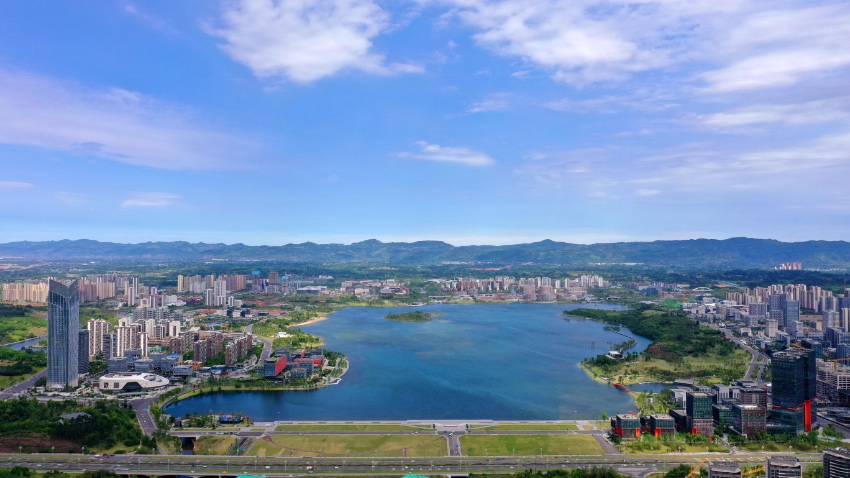 四川天府新區興隆湖全景。四川天府新區黨工委黨群工作部供圖