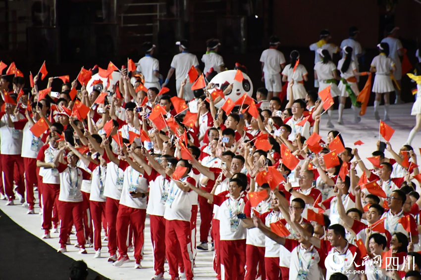 成都第31屆世界大學(xué)生夏季運(yùn)動(dòng)會(huì)開(kāi)幕式現(xiàn)場(chǎng)。人民網(wǎng)記者 王洪江攝