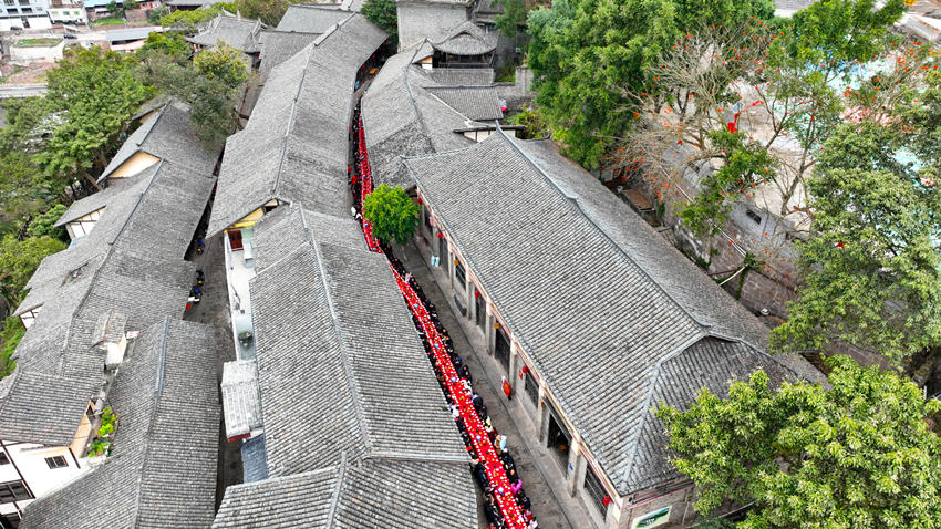 航拍太平古鎮紅軍街百家宴。支力攝