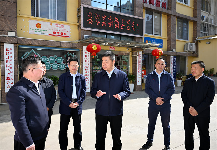 虞平代表：做好“三篇大文章”走出民族地區高質量發展新路子全國人大代表、四川省涼山州委書記虞平接受了人民網記者專訪。