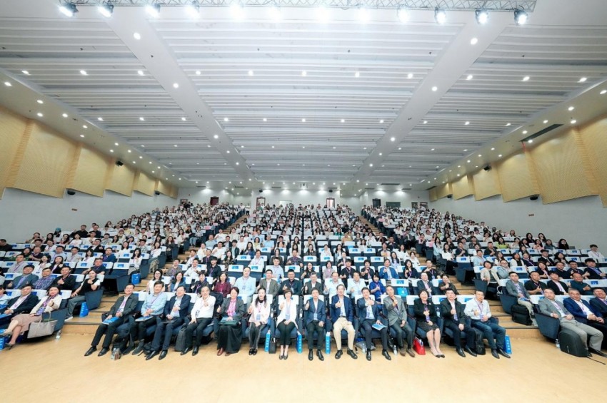 集體合影。電子科技大學供圖