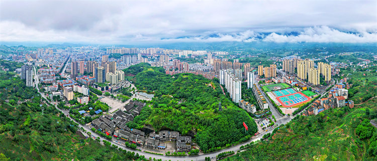 鄰水城市全景。鄰水縣委宣傳部供圖