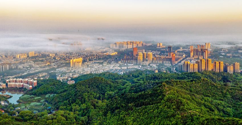 龍泉山風(fēng)景圖。成都市生態(tài)環(huán)境局供圖