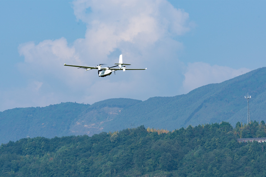 無人機產品正在永昌機場進行測試。北川縣委宣傳部供圖