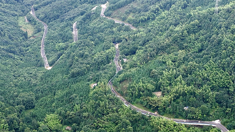 龍門之巔1號公路綿竹段。綿竹市交通局供圖