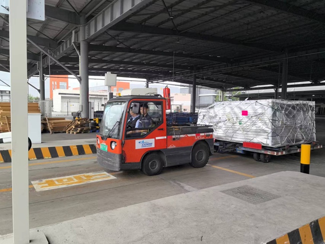 雙流空港口岸正式開通不出空側“國際、國內直接轉運”空空中轉業務。四川省機場集團航空地面服務有限公司供圖